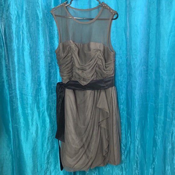 White by VERA WANG Bobbin Net Dress Illusion Neckline (16) - Picture 2 of 4